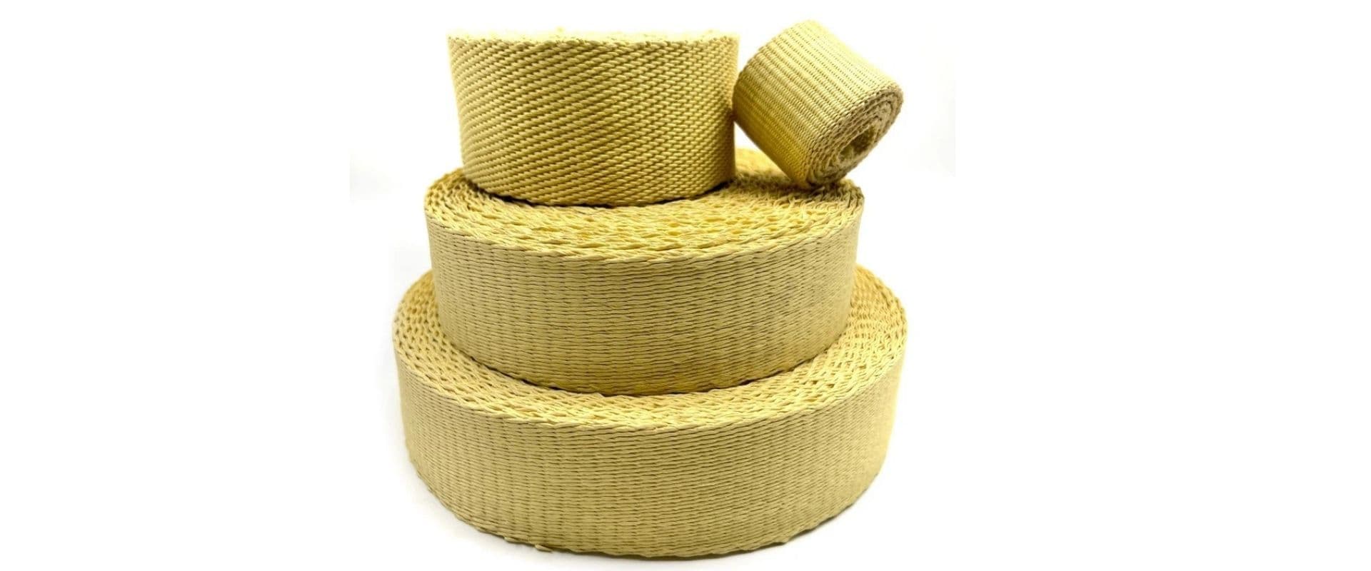 Conjunto de fibras de aramida enroladas em formato circular.