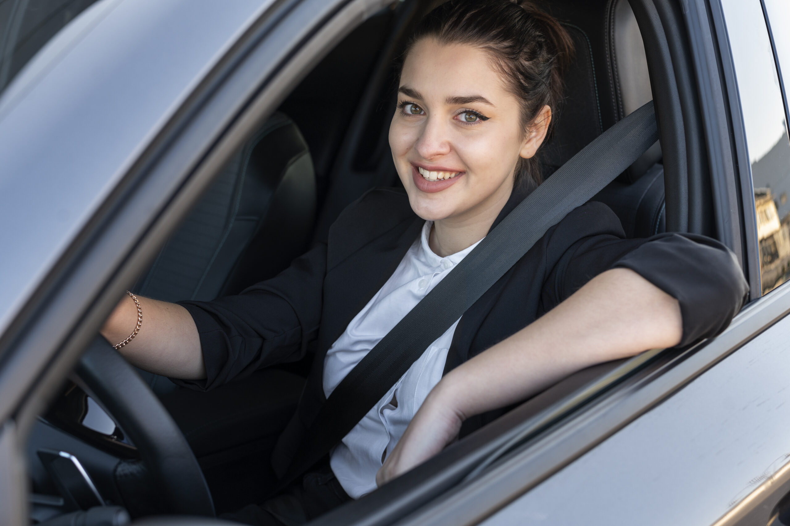 As mulheres motoristas podem possuir empecilhos diferentes na hora de levar em consideração se vale a pena ou não começar a correr na plataforma da 99.