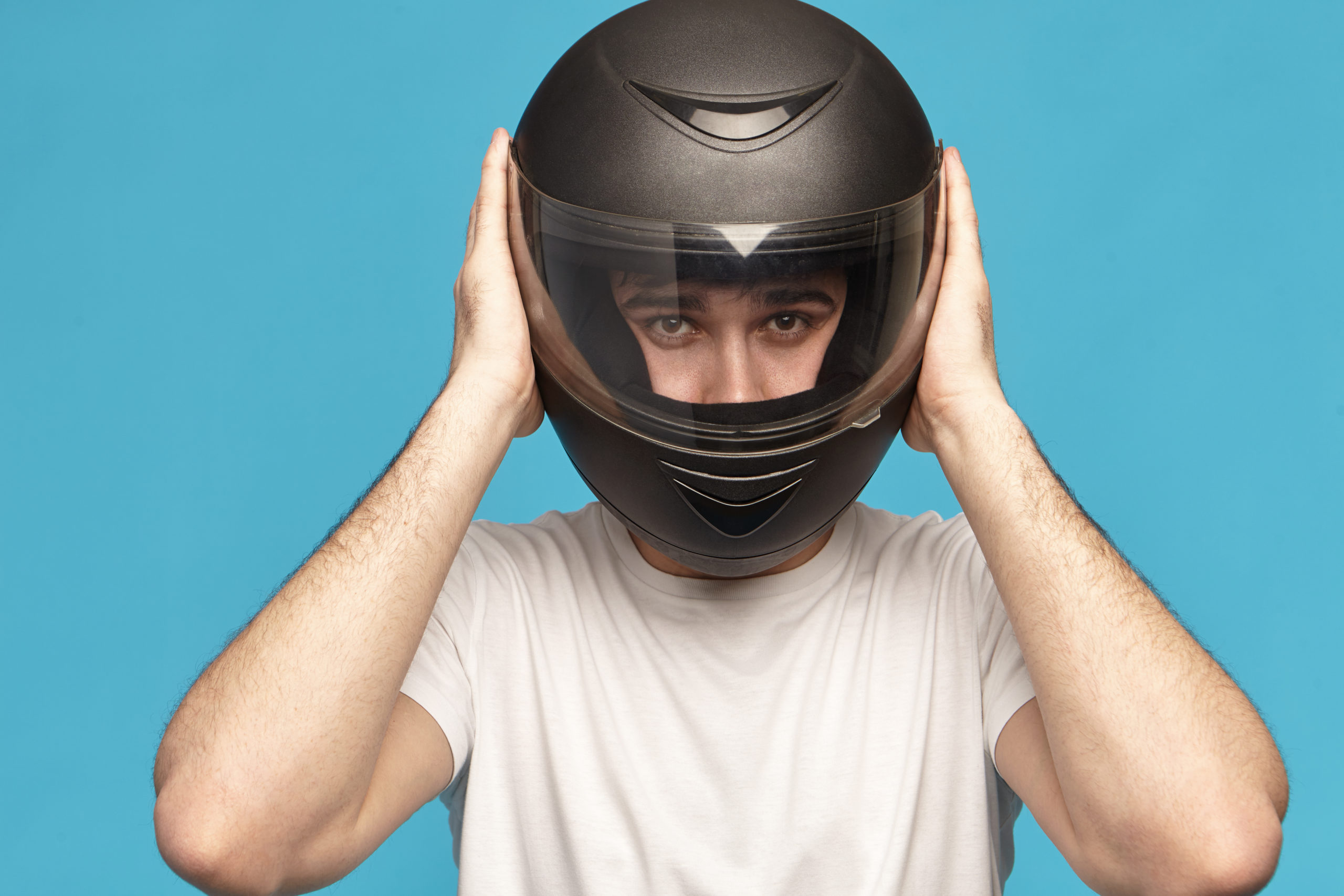 6 dicas de como escolher entre os tipos de capacete de moto que você deve saber!