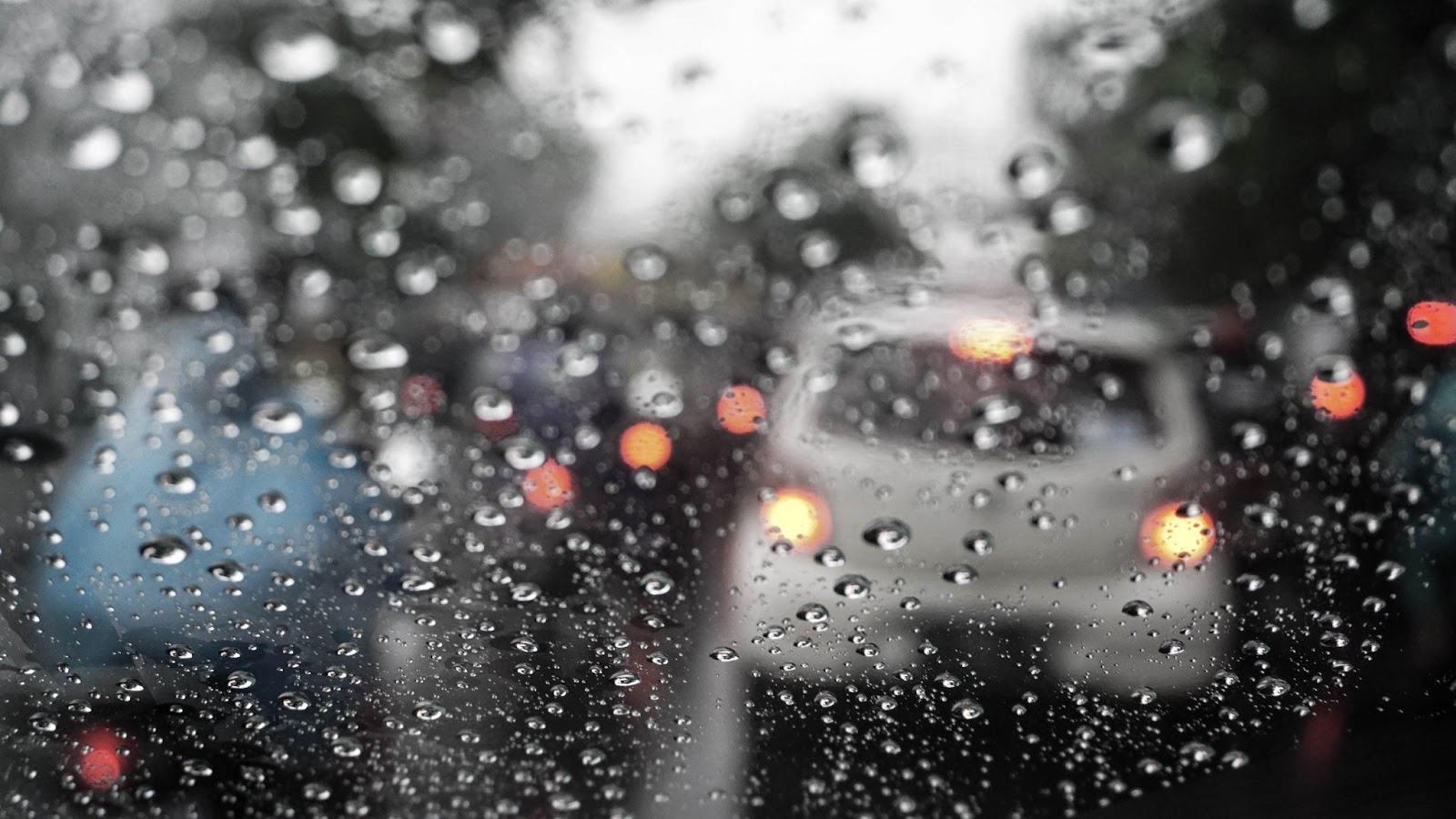 Dirigir com chuva: Dicas e riscos para o seu veículo