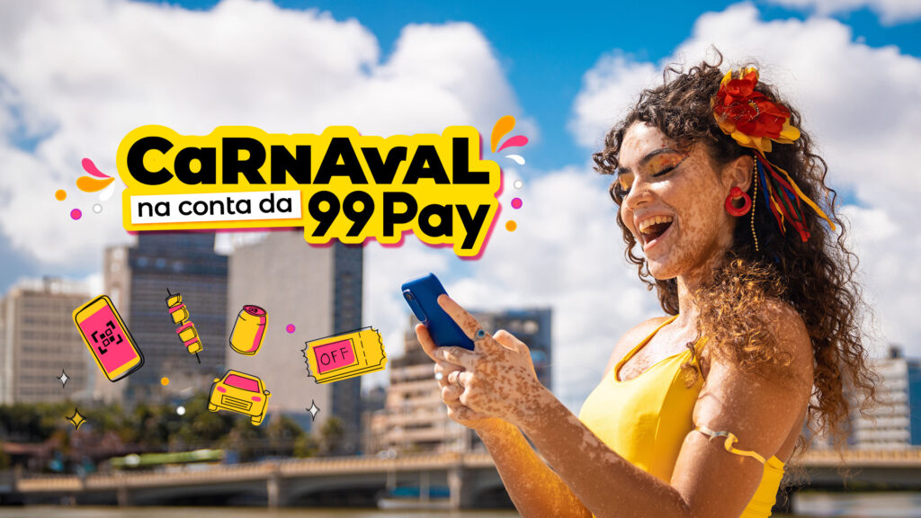 Mulher sorridente usando o celular durante o Carnaval, destacando a promoção da 99Pay, com ilustrações coloridas ao fundo.